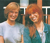 danish Sondags-B.T. 5. Apr. 1989 Kibbutz 1 with sister Heidi