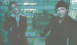 danish B.T. 19. Oct. 2001 - Thomas music video pic She&acute;s leaving 4 elevator