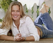 danish MetroXpress 11. Oct. 2005 - serie Sondag 16. Aug. 2004 - lying on the terrasse, smile