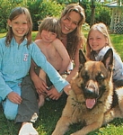 german stern #38 11. Sep. 2003 - Renee with kids and dog Ulf in the garden