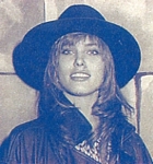 unknown ital. mag. 07.10.86 with hat serie dottet blouse