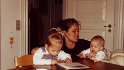 "Hele Historien" 102 - 6. Oct. 2009 TV2 Koncern production