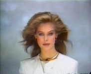 the x-factor at work "Mamas M&auml;dchenhandel" face close-up 25